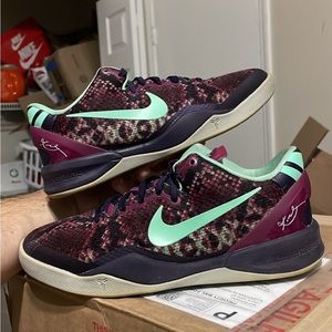 Nike Kobe 8 GS “PIT VIPER” size 5.5y 555586-600
